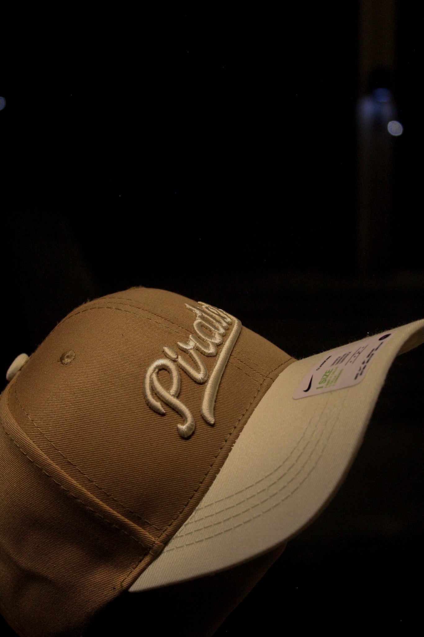 Gorra Nike Rise Performance Flex de los Piratas de Pittsburgh