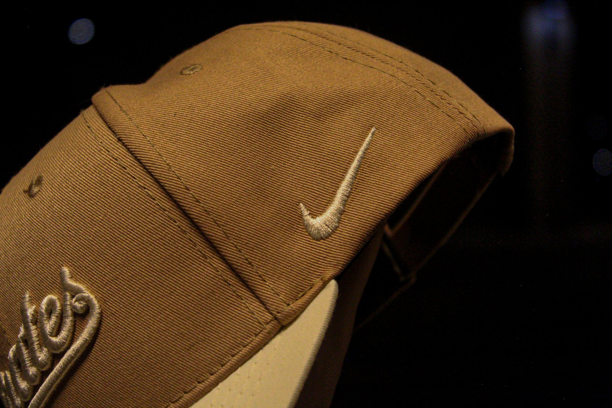 Gorra Nike Rise Performance Flex de los Piratas de Pittsburgh