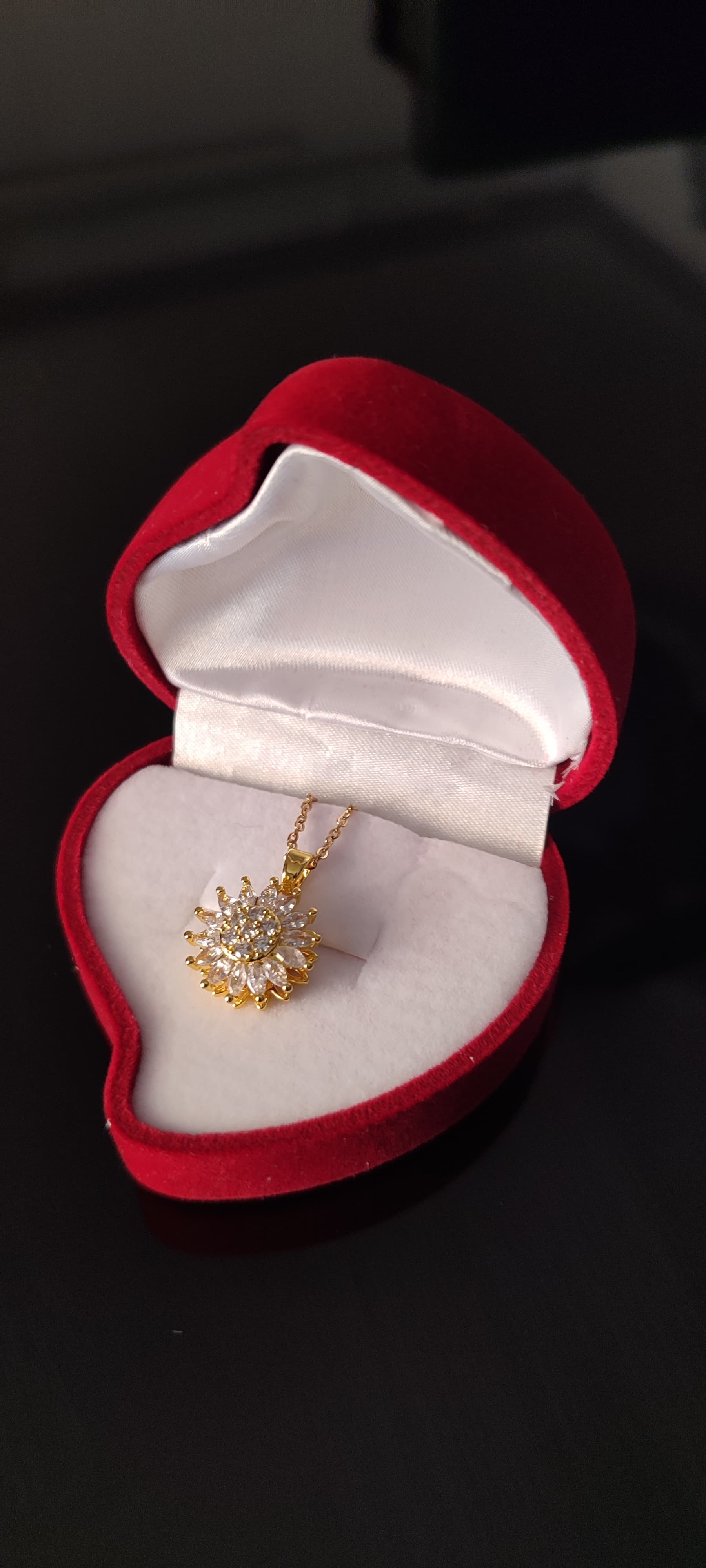 Collar De Girasol Giratorio